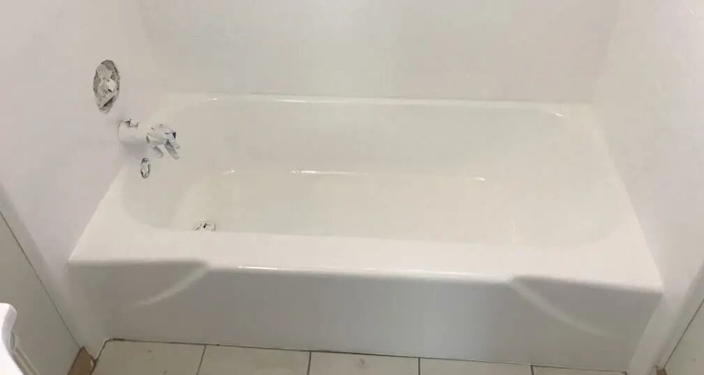 Bathtub refinishing, tile resurfacing, after - NuFinishPro