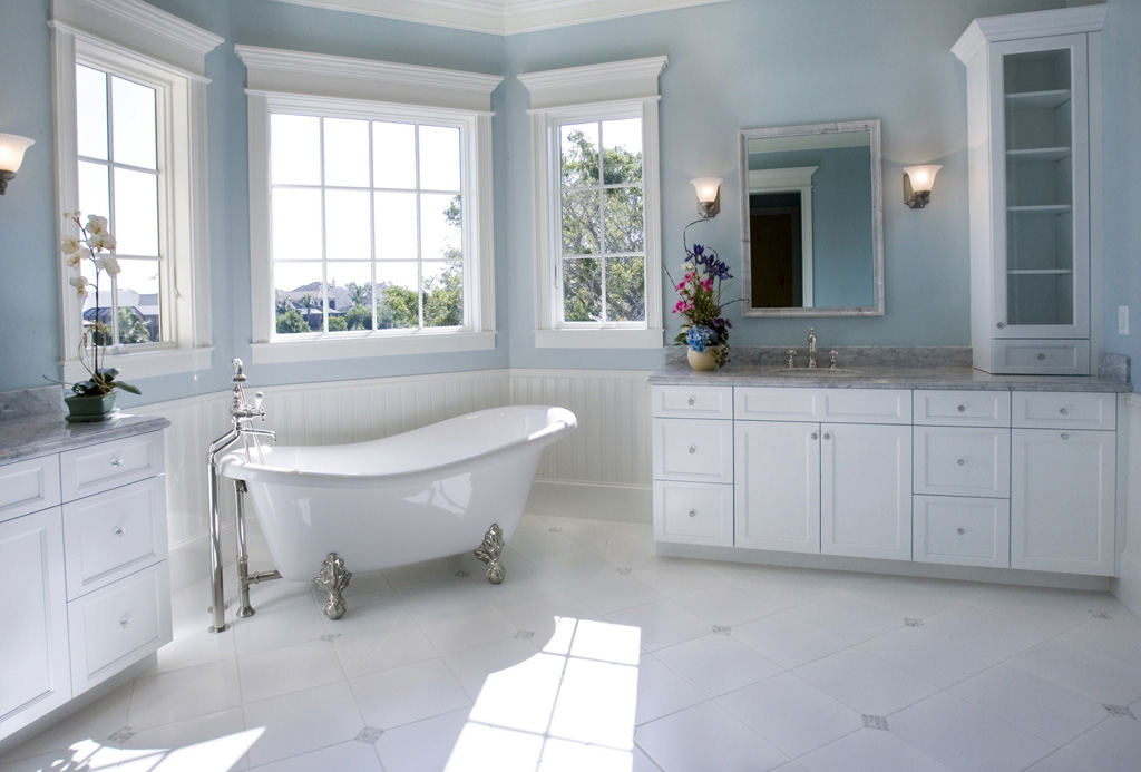 Decorating Modern Bathroom By Refinishing Your Claw Foot Bathtub
