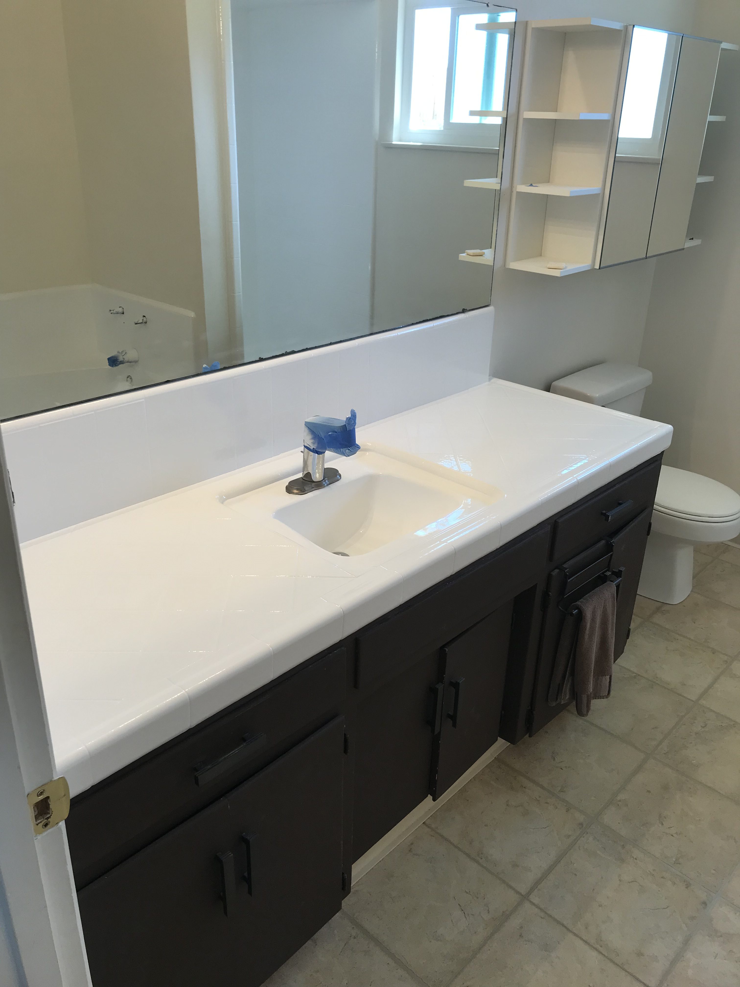 Countertop refinishing and sink re-glazing after - NuFinishPro