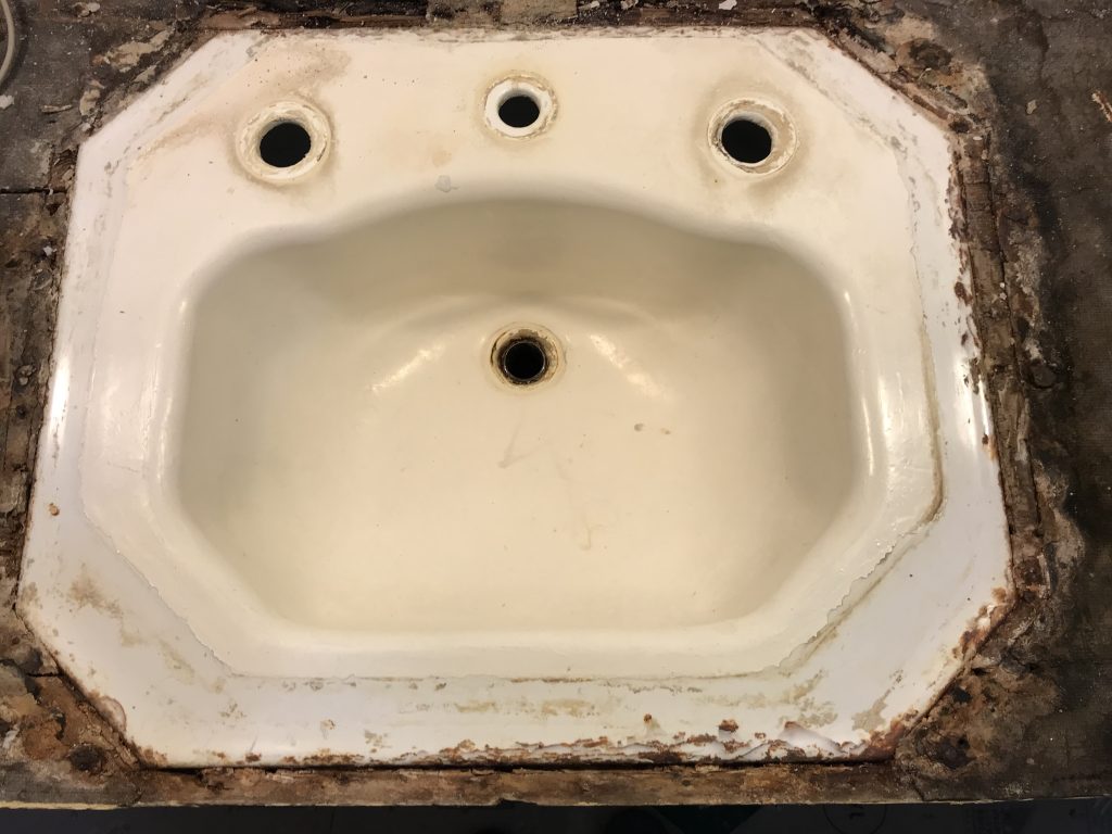 Sink re-glazing before - NuFinishPro