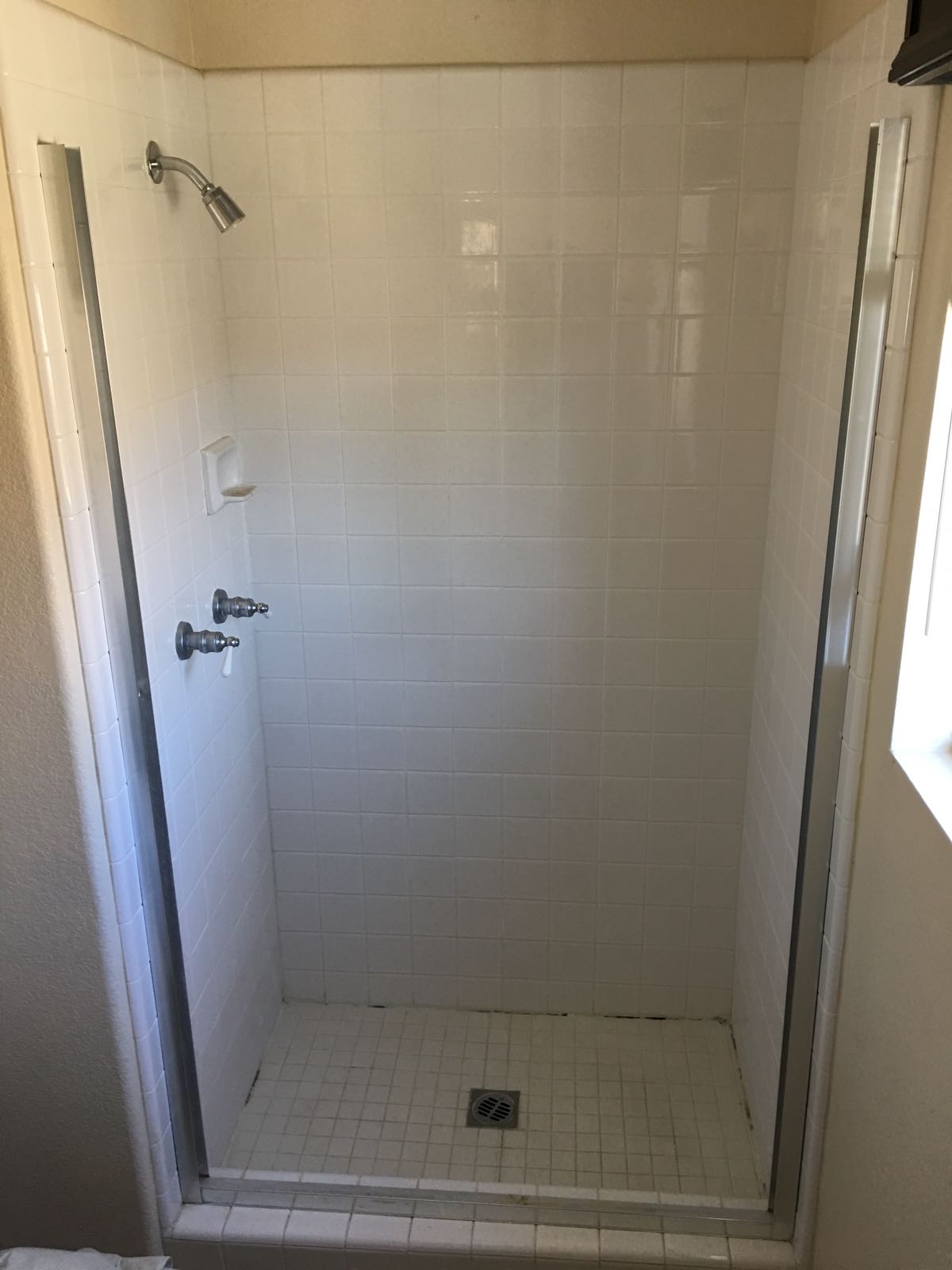 Bathroom Refinishing, shower resurfacing before - NuFinishPro