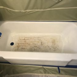Bathtub refinishing before - NuFinishPro