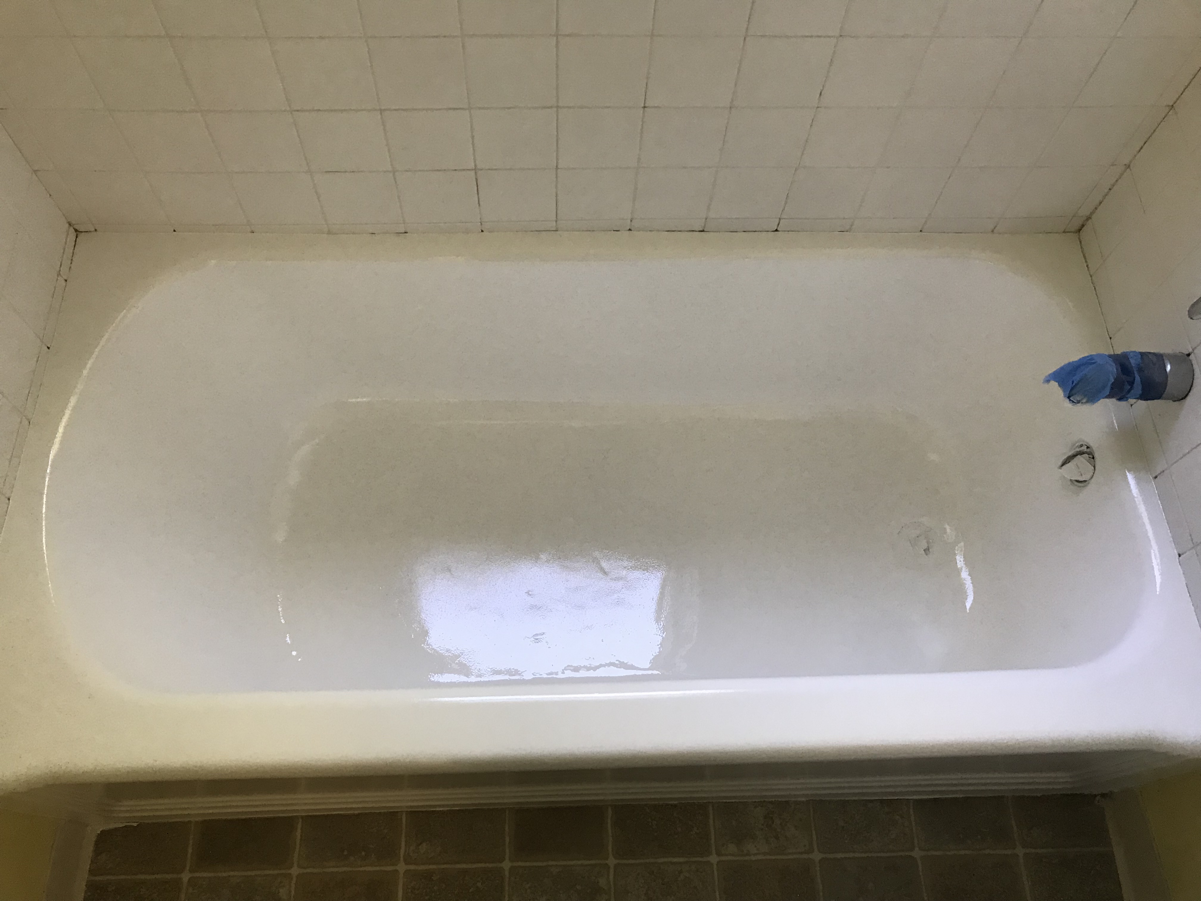 Athbhailchríochnú bathtub, athdhromchlú tíl tar éis - NuFinishPro