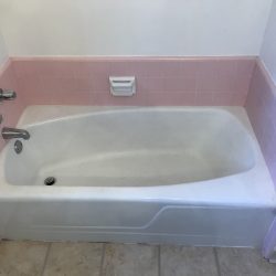 Bathtub refinishing and tile resurfacing before - NuFinishPro
