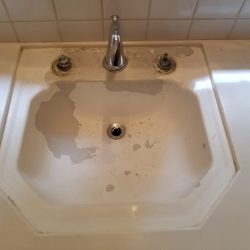 Bathroom refinishing, sink resurfacing before - NuFinishPro