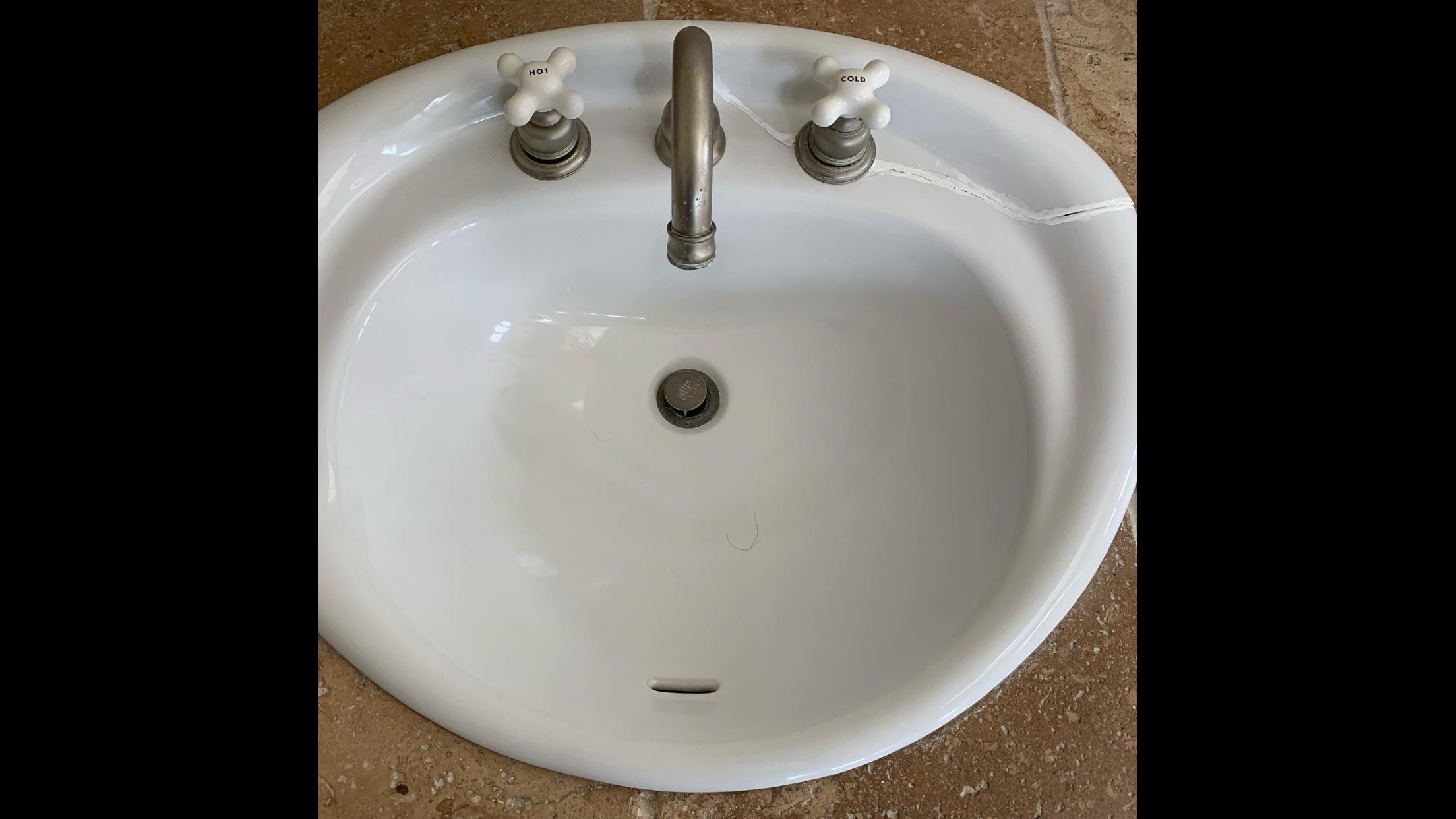 Bathroom refinishing, sink resurfacing before - NuFinishPro