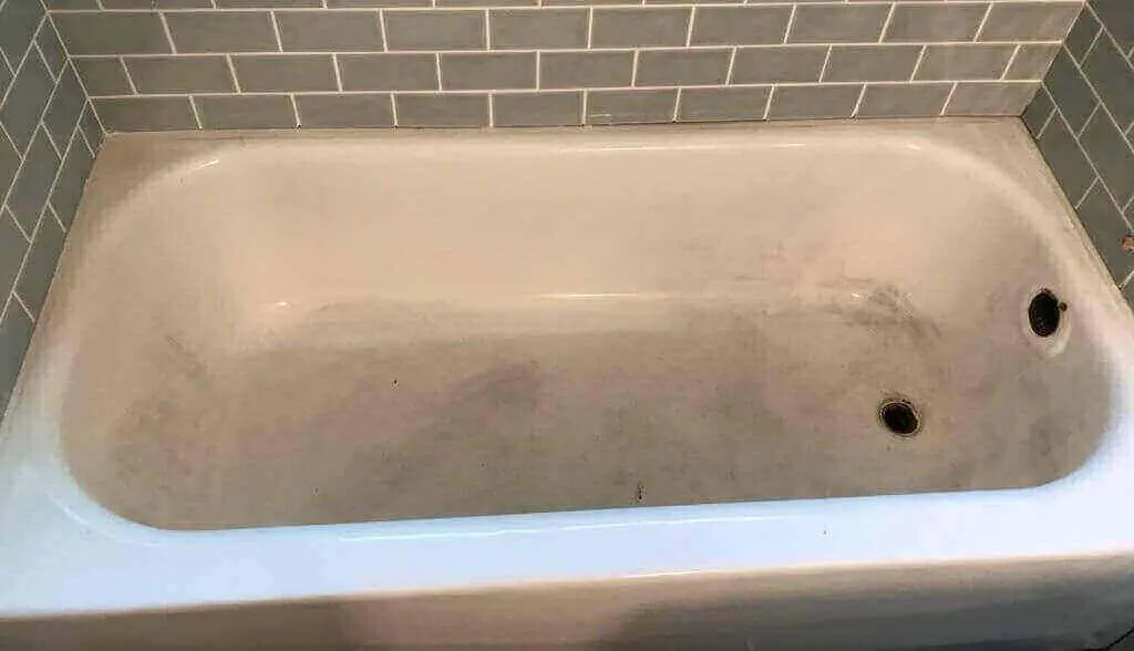 Bathtub refinishing before work done - NuFinishPro