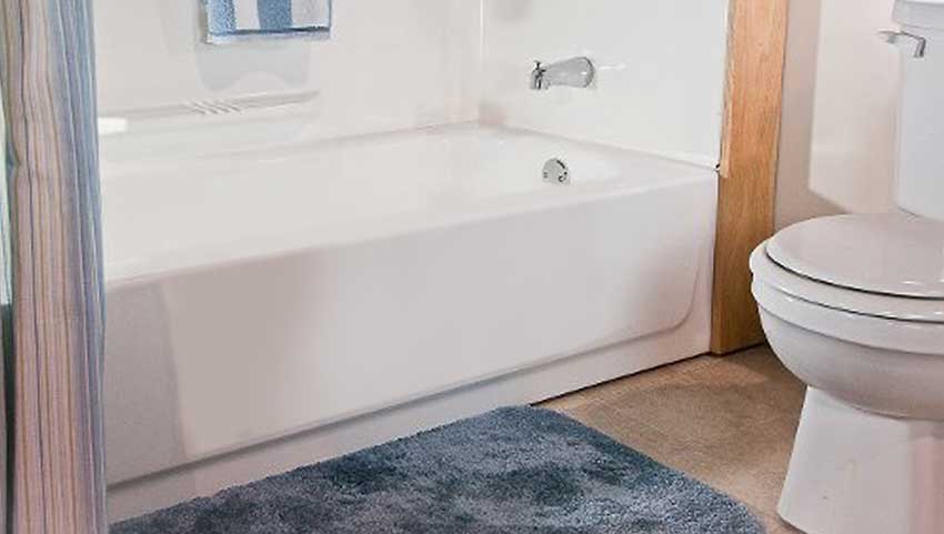 Walk-in bathtub before the install of Safety Step.